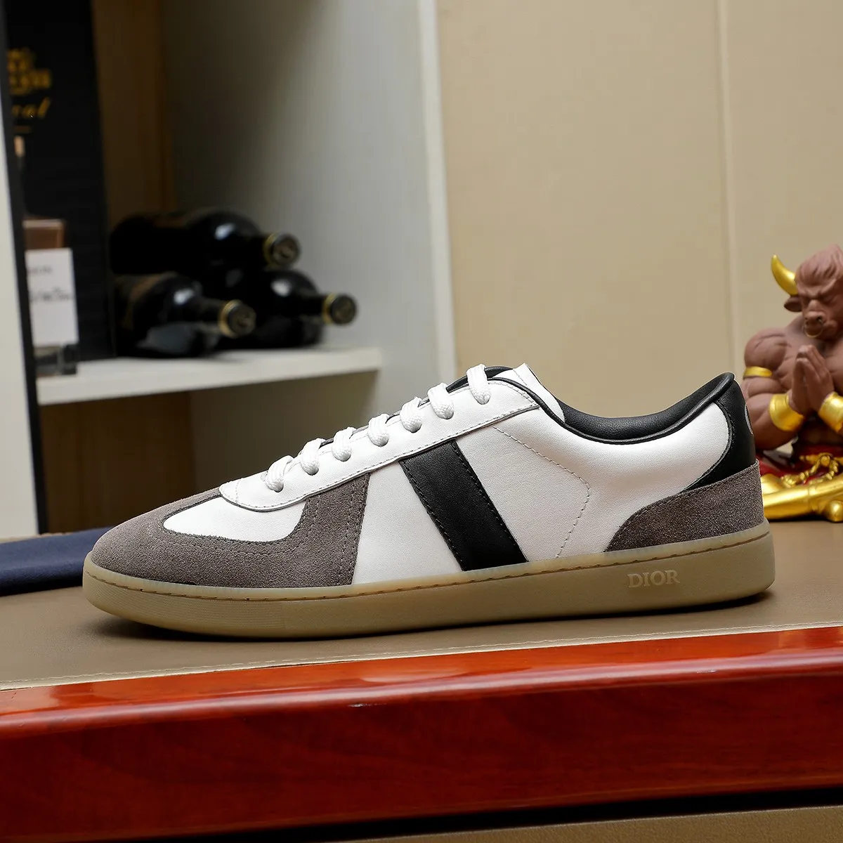 Men's clothing and shoes 💰540 💰🔥[Dior] High-end top-notch 🔝 purchasing agent 🔍🔍The latest 🇺🇸 counters are on sale simultaneously, original Italian calfskin (high-end, extravagance, and grade) with exquisite workmanship (cowhide Inner lining) Sole: Original sole provided by the original factory ⚠️Outsole. Comfortable, wear-resistant, non-slip, real-life photo🎬The real thing is more beautiful🔍Color: 4 colors available💕💕Number of yards: 39-44...